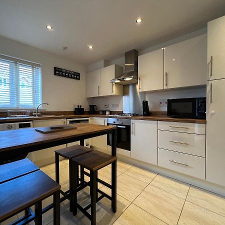 The Belfry 3 Bedrooms 2 Bathrooms Contractors & Family Higham Ferrers Buitenkant foto