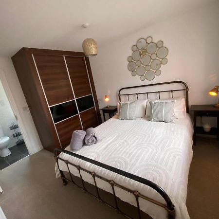 The Belfry 3 Bedrooms 2 Bathrooms Contractors & Family Higham Ferrers Buitenkant foto
