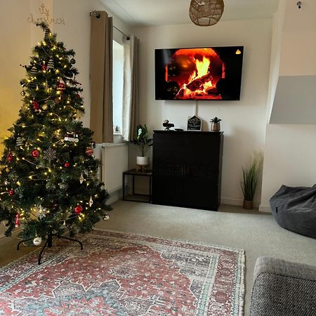 The Belfry 3 Bedrooms 2 Bathrooms Contractors & Family Higham Ferrers Buitenkant foto